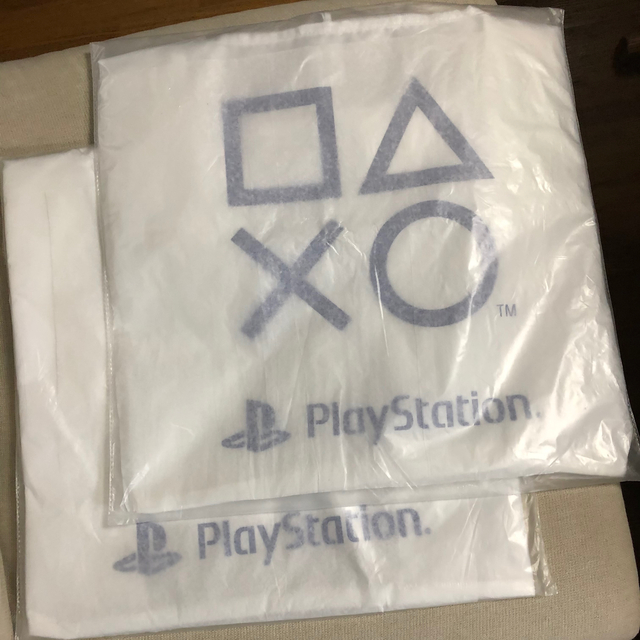 PlayStation(プレイステーション)の●PS5 エコバッグ×2コセット 白  非売品バッグ  エンタメ/ホビーのゲームソフト/ゲーム機本体(その他)の商品写真