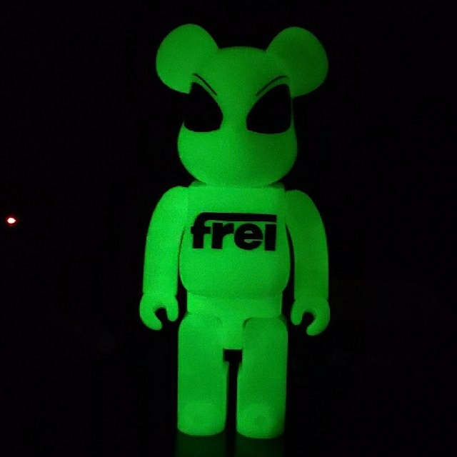 be@rbrick frei 100% & 400% ベアブリック 400% be@rbrick frei 100% & 400% ベアブリック 400%