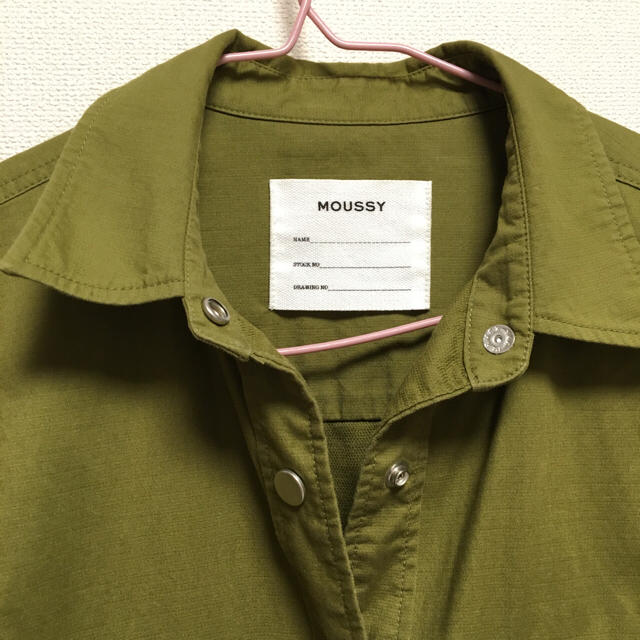 moussy(マウジー)のカーキ シャツワンピ レディースのワンピース(ミニワンピース)の商品写真