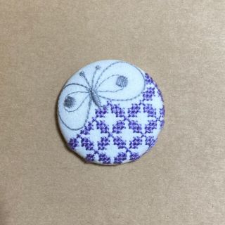 ハンドメイド　クロスステッチ　くるみボタン　ミナペルホネン　No.3