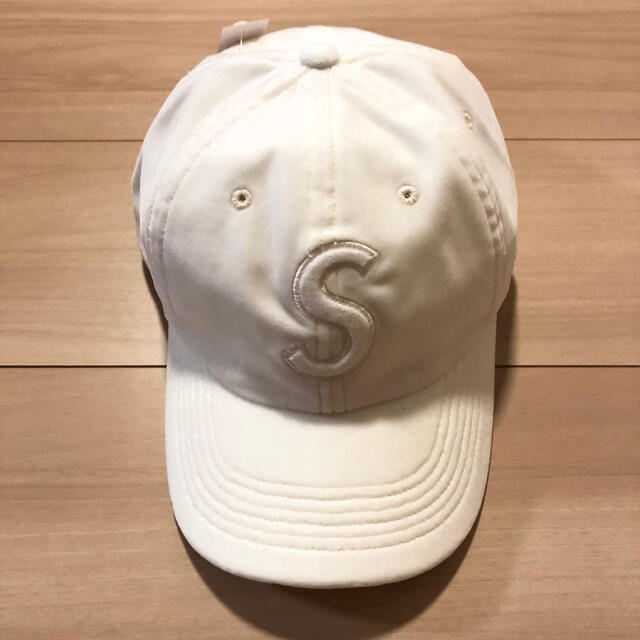 キャップシュプリーム　Velvet S Logo 6-Panel