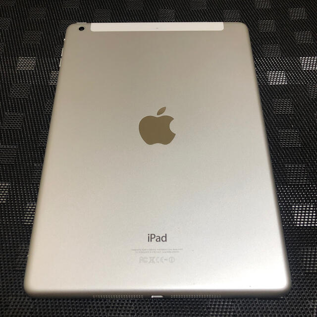 iPad(アイパッド)のiPad Air 9.7 16GB シルバー Wi-Fi + Cellular  スマホ/家電/カメラのPC/タブレット(タブレット)の商品写真