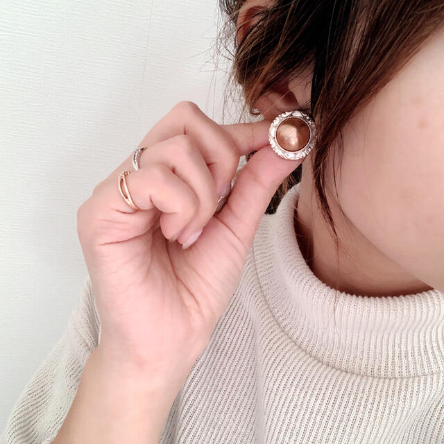 シャンパンゴールド♡ボタンピアス ハンドメイドのアクセサリー(ピアス)の商品写真