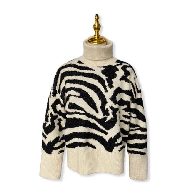 Lochie(ロキエ)のbibiy zebra drop shoulder knit レディースのトップス(ニット/セーター)の商品写真