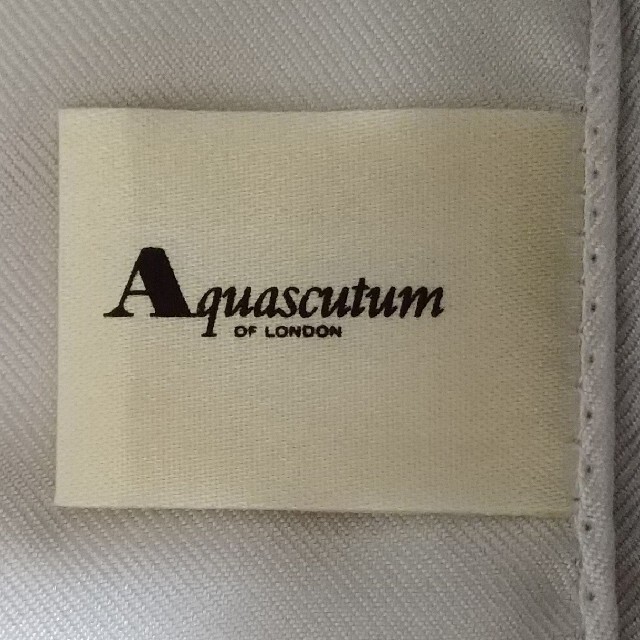 AQUA SCUTUM(アクアスキュータム)のAquascutum スカーフ・バンダナ  シルク100% 未使用タグ付き レディースのファッション小物(バンダナ/スカーフ)の商品写真