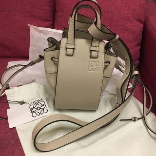 ロエベ(LOEWE)のLOEWE 正規未使用新品 ハンモックミニ Light Oat(ハンドバッグ)