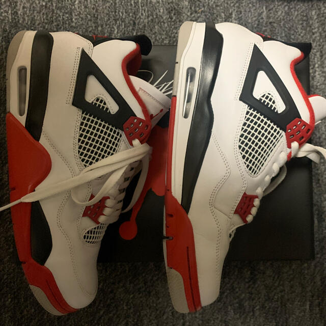 NIKE(ナイキ)のair jordan 4 fire red 28cm メンズの靴/シューズ(スニーカー)の商品写真