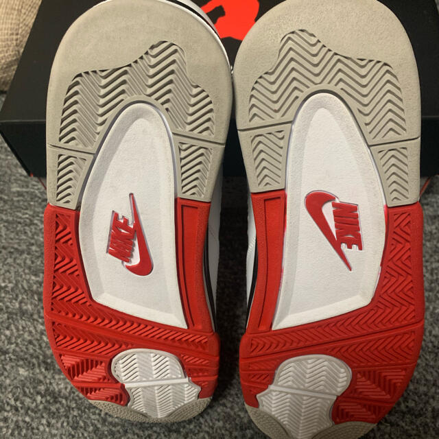 NIKE(ナイキ)のair jordan 4 fire red 28cm メンズの靴/シューズ(スニーカー)の商品写真