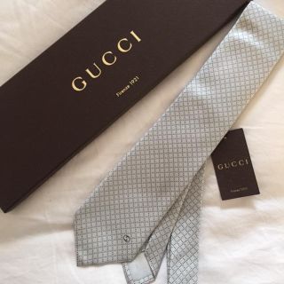 《新品》Gucci 100%SILK (その他)