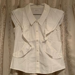 レディアゼル(REDYAZEL)のREDYAZEL レディアゼル フリルブラウス　美品(シャツ/ブラウス(半袖/袖なし))