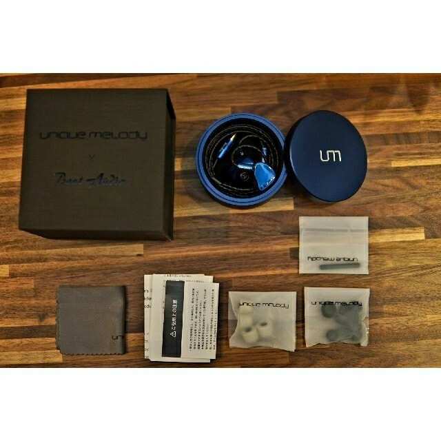 Unique Melody Maverick Ⅱ Re; スマホ/家電/カメラのオーディオ機器(ヘッドフォン/イヤフォン)の商品写真