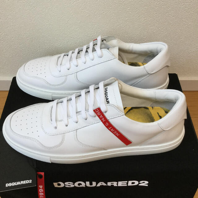 DSQUARED2(ディースクエアード)の【新品】DSQUARED2 ホワイトスニーカー26㎝　ディースクエアード メンズの靴/シューズ(スニーカー)の商品写真