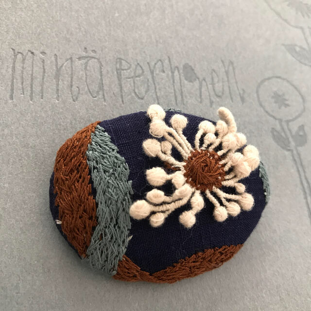 mina perhonen(ミナペルホネン)の【Lily様専用】ミナペルホネン ring flower パンプスセット  ハンドメイドのアクセサリー(コサージュ/ブローチ)の商品写真