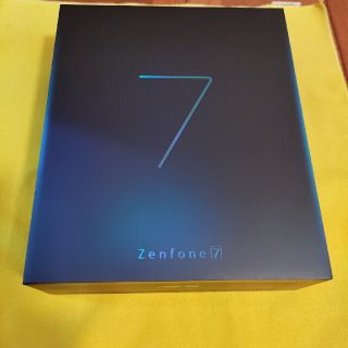 エイスース(ASUS)のZenfone 7  ZS670KS-BK128S8 ブラック 国内SIMフリー(スマートフォン本体)