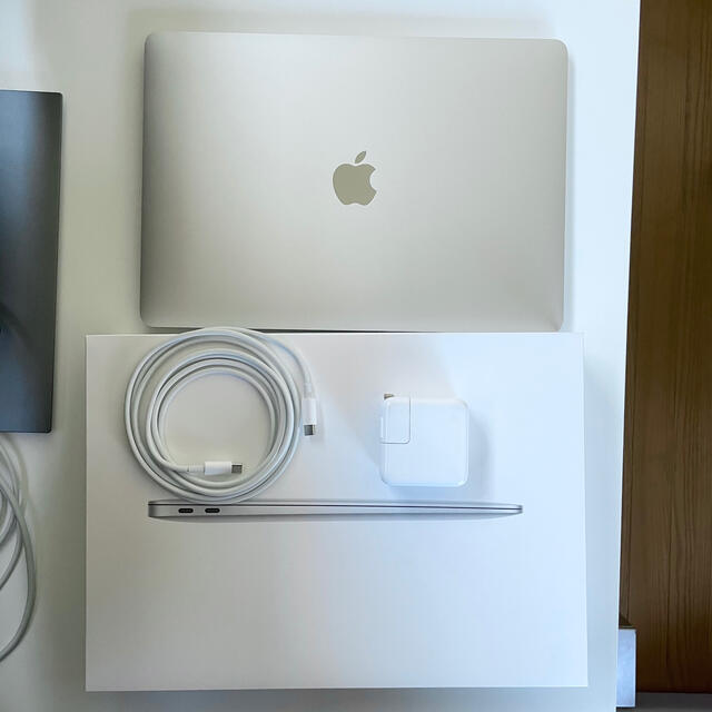 Mac (Apple)(マック)のMacBook Air 2020 i7 512GB メモリ16GB スマホ/家電/カメラのPC/タブレット(ノートPC)の商品写真