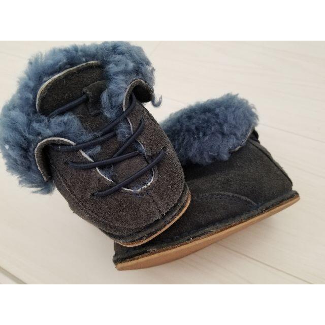 UGG(アグ)の【値下】UGG　USA表記M　紺色　ベビーキッズ キッズ/ベビー/マタニティのキッズ靴/シューズ(15cm~)(ブーツ)の商品写真