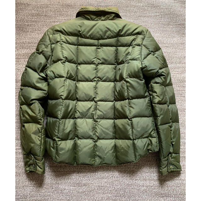 INED(イネド)のINED ショートダウンジャケット グリーン レディースのジャケット/アウター(ダウンジャケット)の商品写真