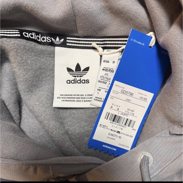 adidas(アディダス)の新品 adidas originals 総柄　Tシャツ メンズのトップス(Tシャツ/カットソー(半袖/袖なし))の商品写真