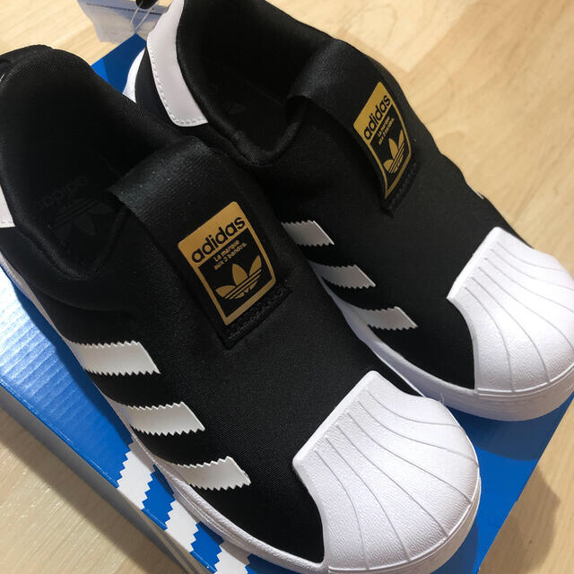 adidas(アディダス)のアディダス  スーパースター　キッズ　20㎝ キッズ/ベビー/マタニティのキッズ靴/シューズ(15cm~)(スニーカー)の商品写真