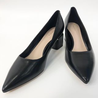 チャールズアンドキース(Charles and Keith)のチャールズ＆キース　メタルアクセントポインテッドパンプス　未使用(ハイヒール/パンプス)