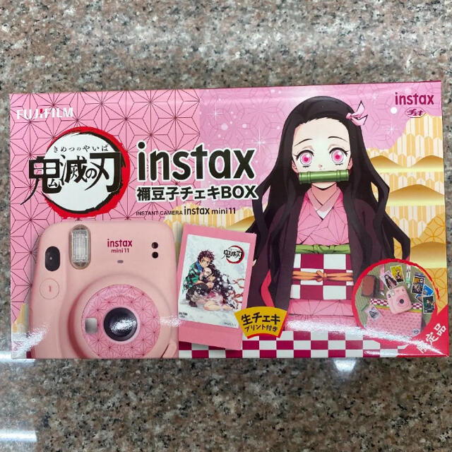 富士フイルム(フジフイルム)の鬼滅の刃 FUJIFILM instax mini 禰󠄀豆子BOX チェキ スマホ/家電/カメラのカメラ(フィルムカメラ)の商品写真