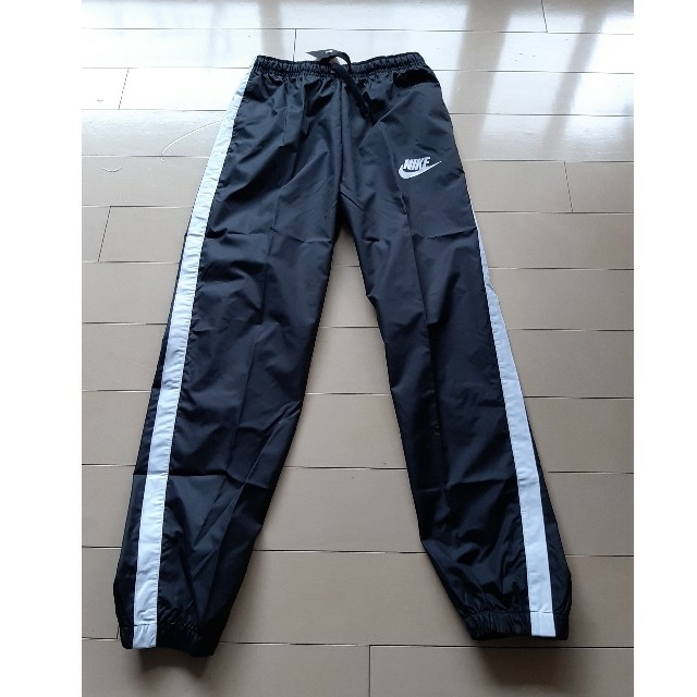 NIKE(ナイキ)の新品　NIKE　ナイキ　ウインドブレーカー　キッズ　セットアップ上下　140cm キッズ/ベビー/マタニティのキッズ服男の子用(90cm~)(ジャケット/上着)の商品写真