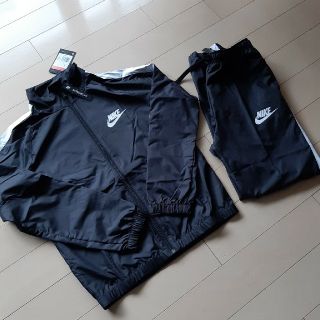 ナイキ(NIKE)の新品　NIKE　ナイキ　ウインドブレーカー　キッズ　セットアップ上下　140cm(ジャケット/上着)