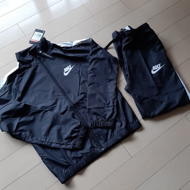 新品　NIKE　ナイキ　ウインドブレーカー　キッズ　セットアップ上下　160cm