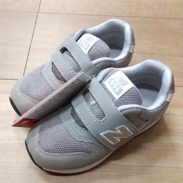 New Balance(ニューバランス)の箱なし ニューバランススニーカー IZ996 グレー 14.5cm キッズ/ベビー/マタニティのベビー靴/シューズ(~14cm)(スニーカー)の商品写真