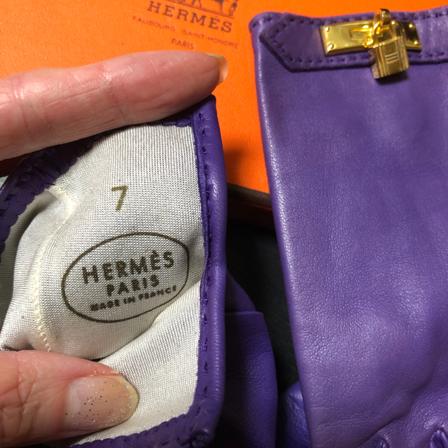 Hermes(エルメス)の人気のケリーチャーム💖HERMES エルメス  ケリー　ラムレザーグローブ💖 レディースのファッション小物(手袋)の商品写真