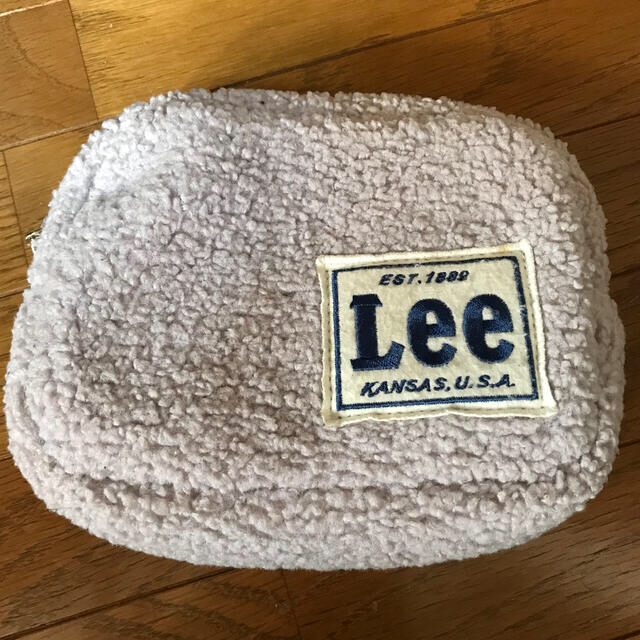 Lee(リー)のLee サミールナスリ コラボ　ボア　ポーチ　パープル レディースのファッション小物(ポーチ)の商品写真