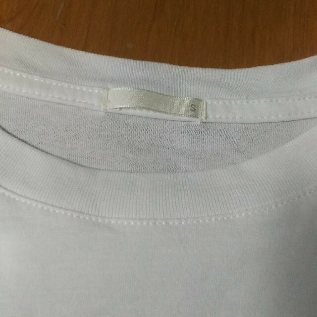 GU(ジーユー)のラウンドヘムロングスリーブT(長袖) レディースのトップス(Tシャツ(長袖/七分))の商品写真