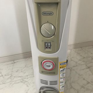 デロンギ(DeLonghi)のデロンギ　オイルヒーター(オイルヒーター)