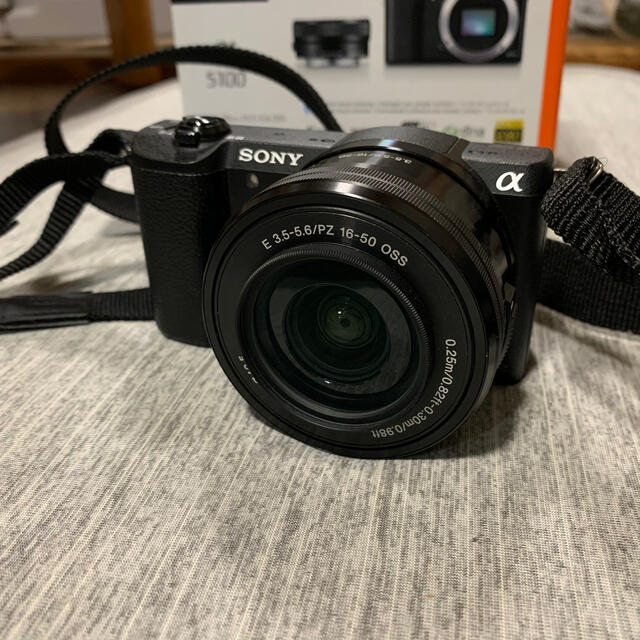 カメラα5100  SONY ソニー　ミラーレス一眼　レンズキット　sdカード  付き