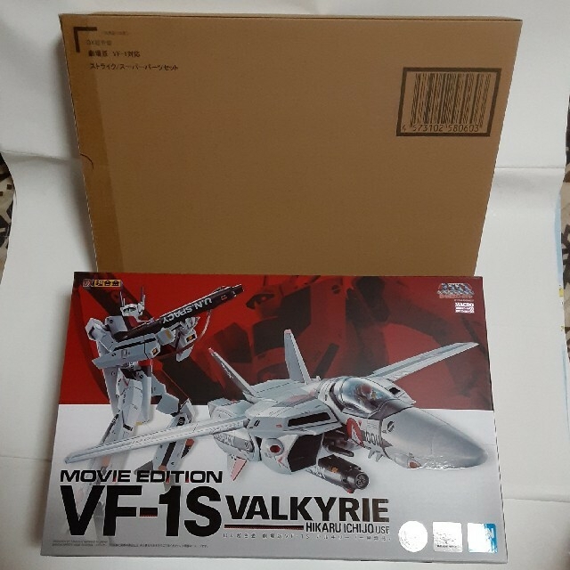 macros(マクロス)のDX超合金　劇場版VF-1S　バルキリー&VF-1対応スーパーパーツセット エンタメ/ホビーのフィギュア(アニメ/ゲーム)の商品写真