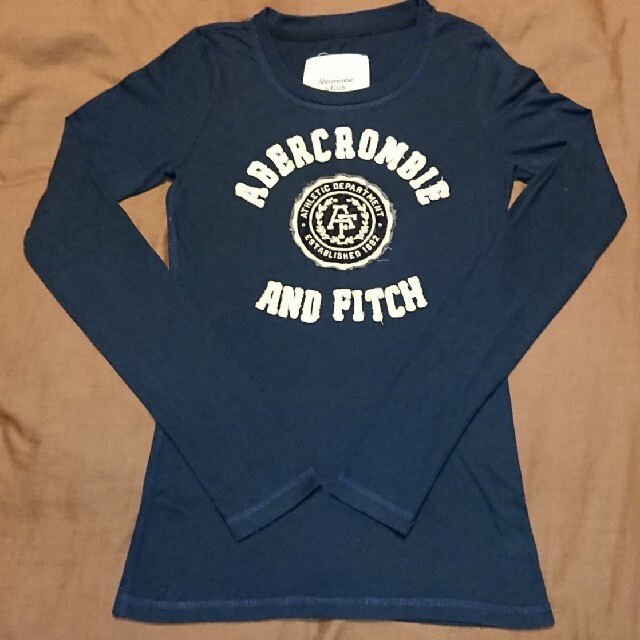 Abercrombie&Fitch(アバクロンビーアンドフィッチ)のAbercrombie&Fitchアバクロンビー&フィッチロングT S  レディースのトップス(Tシャツ(長袖/七分))の商品写真