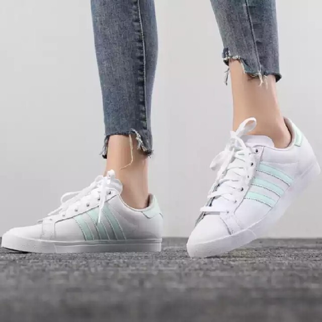 adidas(アディダス)の最値定価9889円!新品!アディダス コーストスター レザースニーカー 24.5 レディースの靴/シューズ(スニーカー)の商品写真