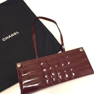 シャネル(CHANEL)の美品❤️シャネル❤️CHANEL チョコバー パテントレザー  バッグ エナメル(ショルダーバッグ)