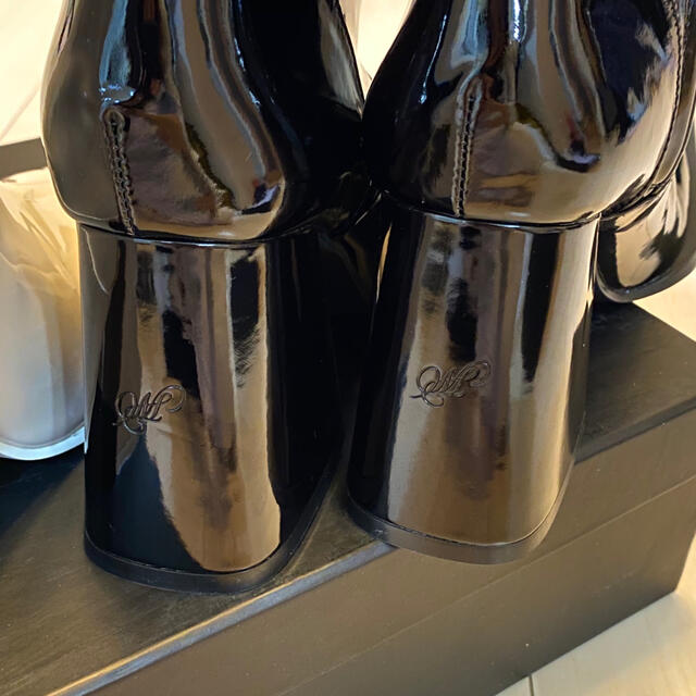 Bubbles(バブルス)のメルト　エナメルスクエアショートブーツ レディースの靴/シューズ(ブーツ)の商品写真