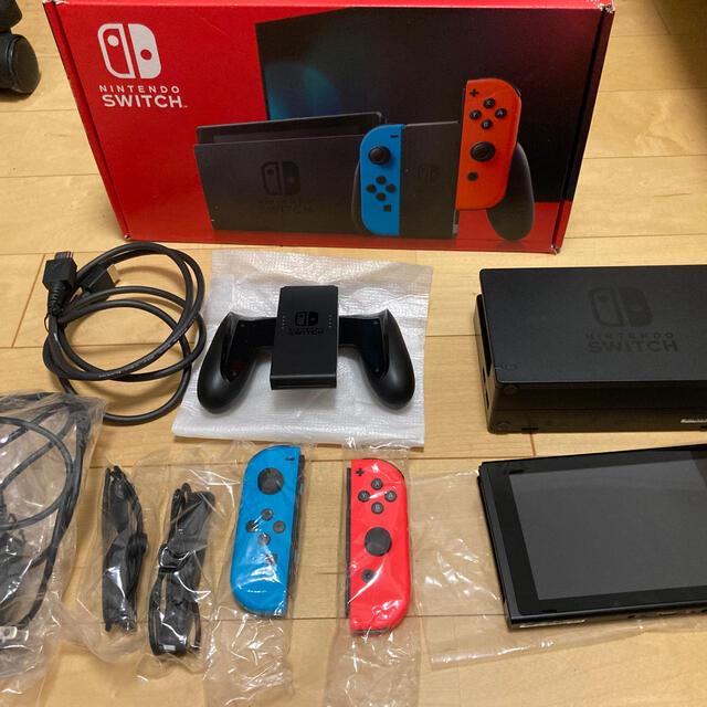 美品 任天堂 switch 本体 新型 値下げしました! クーポン割引 ...
