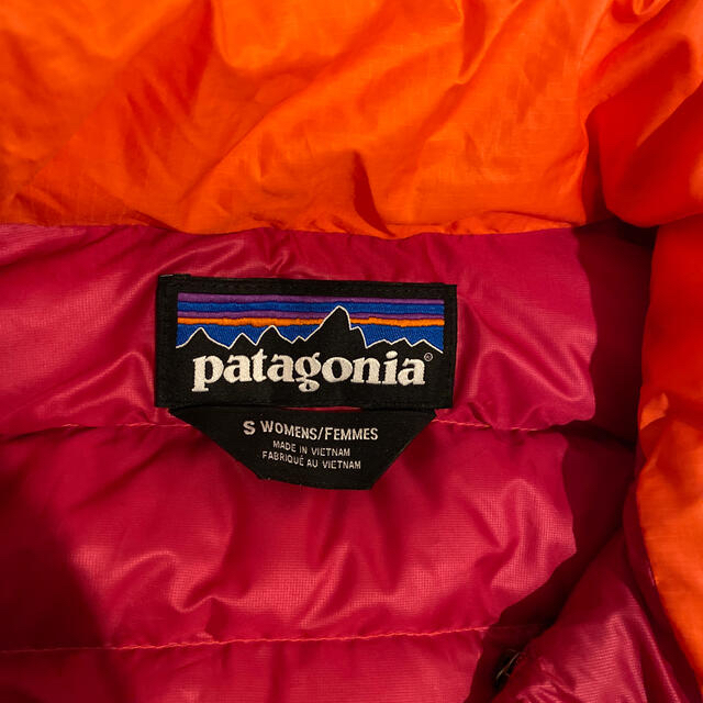 patagonia(パタゴニア)の最終値下げ美品売り切りPatagonia ダウンベストパタゴニア　ノースフェイス レディースのジャケット/アウター(ダウンベスト)の商品写真