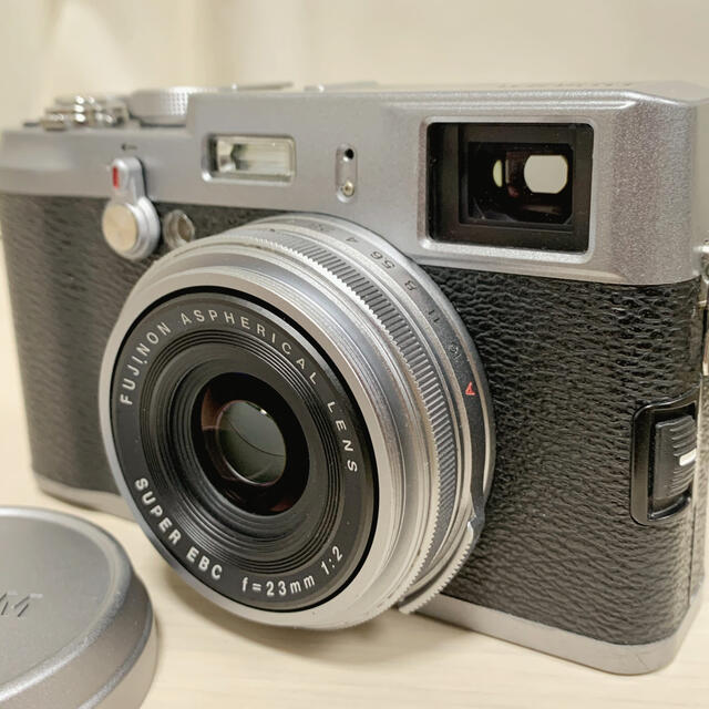 FUJIFILM FinePix X100カメラ