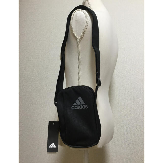 adidas(アディダス)の専用　　アディダス　ショルダーバッグ レディースのバッグ(ショルダーバッグ)の商品写真