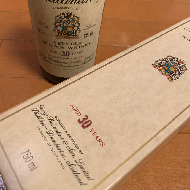 Ballantine Scotch whisky aged30years 食品/飲料/酒の酒(ウイスキー)の商品写真