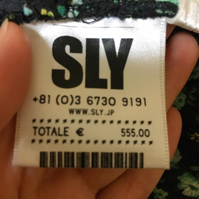 SLY(スライ)のSLY♡フラワーブラウス値下げ レディースのトップス(シャツ/ブラウス(半袖/袖なし))の商品写真