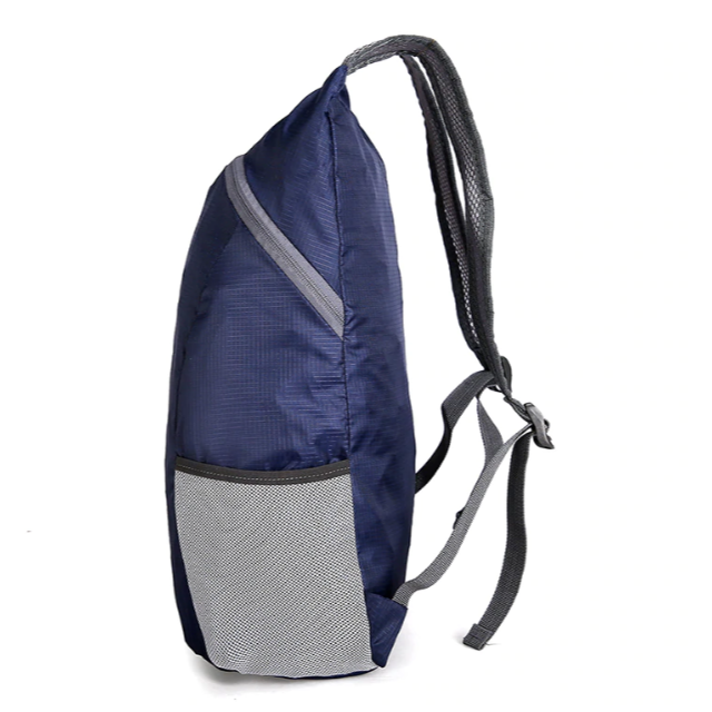 超軽量折りたたみリュック、ショッピングリュック　ダークブルー メンズのバッグ(バッグパック/リュック)の商品写真