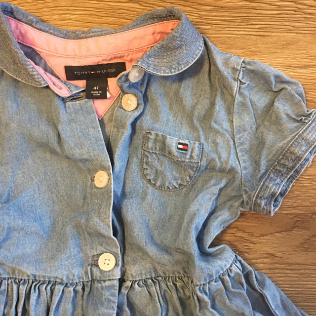 TOMMY HILFIGER(トミーヒルフィガー)のTOMMY HILFIGER ワンピ4T キッズ/ベビー/マタニティのキッズ服女の子用(90cm~)(ワンピース)の商品写真