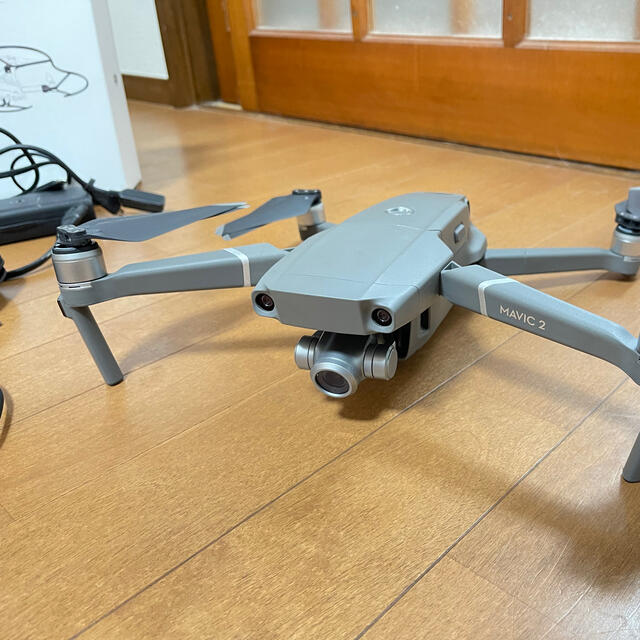 DJI Mavic2 zoom Fly more iPad mini4 付き エンタメ/ホビーのおもちゃ/ぬいぐるみ(ホビーラジコン)の商品写真