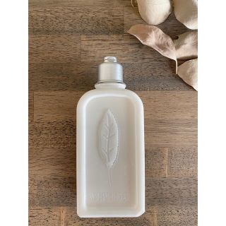 ロクシタン(L'OCCITANE)の【新品未使用】ロクシタン ヴァーベナ　ボディローション　250ml  保湿(ボディローション/ミルク)