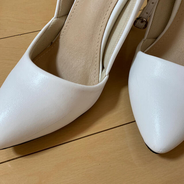 ホワイト ハイヒール9㎝ M レディースの靴/シューズ(ハイヒール/パンプス)の商品写真